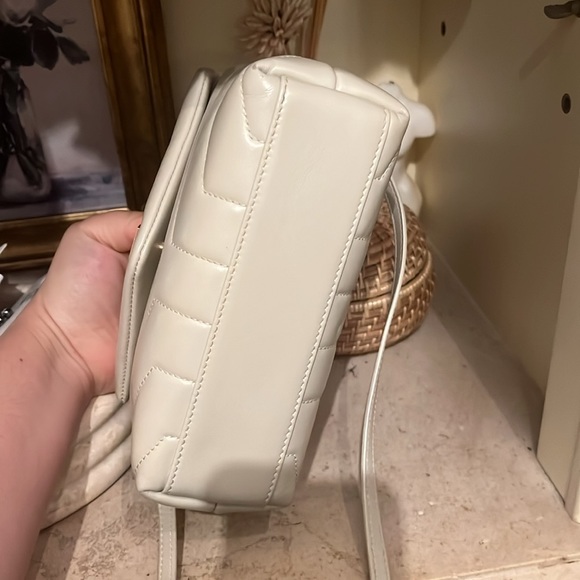 YSL LOULOU TOY STRAP BAG IN QUILTED "y"
LEATHER🤍 - Picture 11 of 11